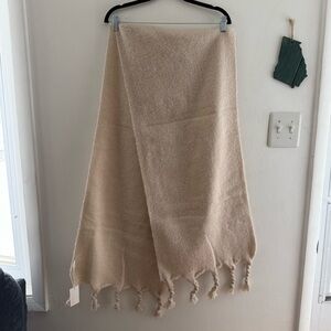 Avenue Zoe Cream Scarf NWT